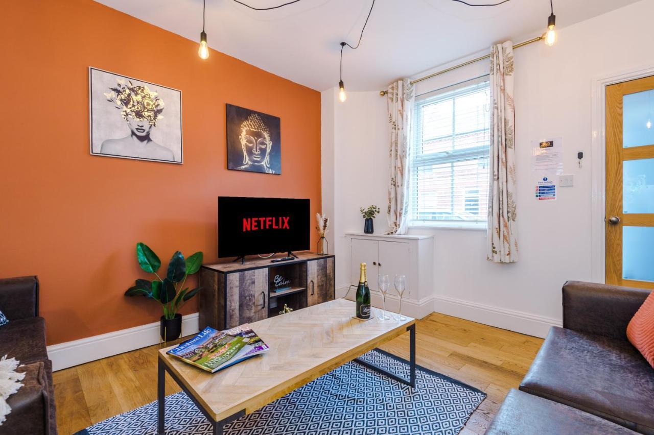 Pristine 2-Bed House In Chester By 53 Degrees Property, Ideal For Families & Small Groups, Great Location - Sleeps 6 Hough Green Eksteriør bilde
