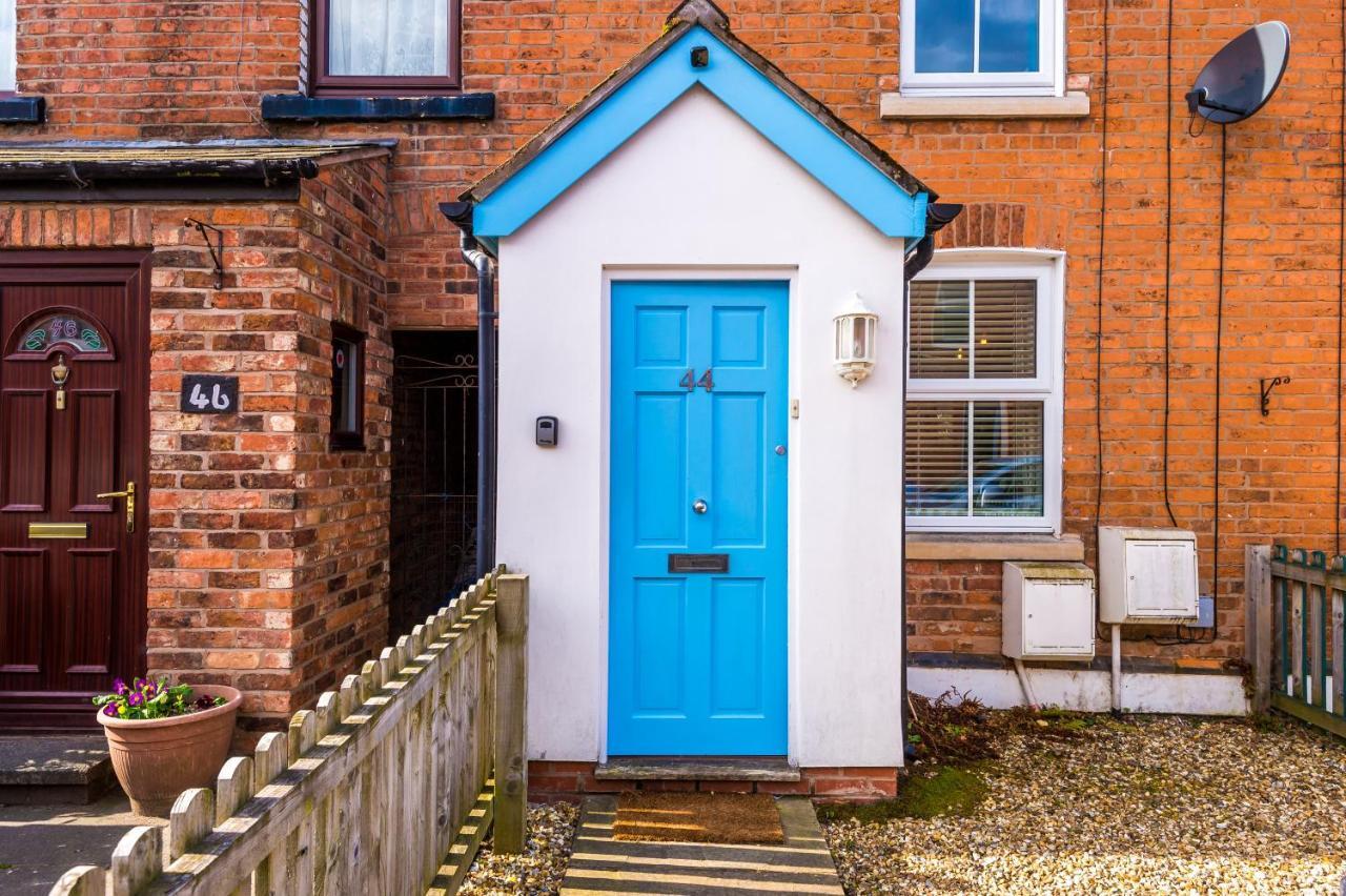 Pristine 2-Bed House In Chester By 53 Degrees Property, Ideal For Families & Small Groups, Great Location - Sleeps 6 Hough Green Eksteriør bilde
