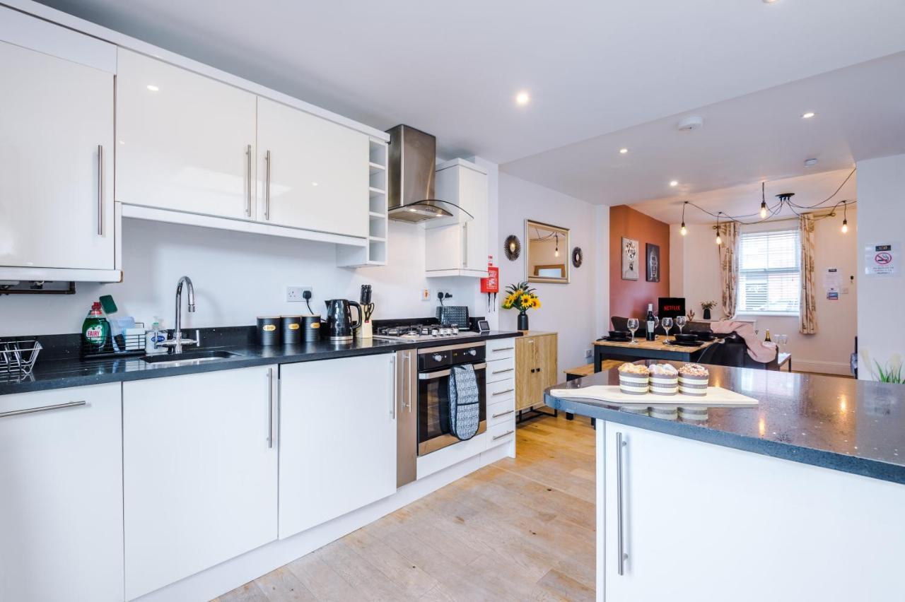 Pristine 2-Bed House In Chester By 53 Degrees Property, Ideal For Families & Small Groups, Great Location - Sleeps 6 Hough Green Eksteriør bilde